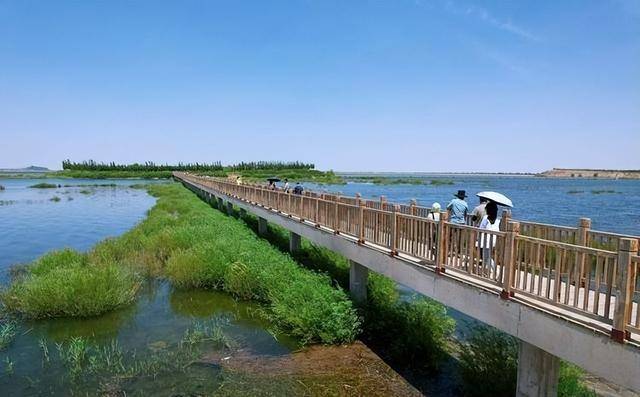 中国荒漠中挖出亚洲最大水库 成瀚海明珠 中国荒漠中挖出亚洲最大水库 成瀚海明珠