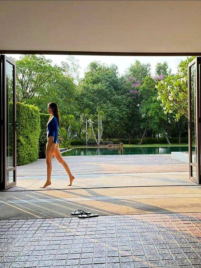 �Ȱ�����γ����ڹ���ȼ٣���Ӿװ���Ľ���