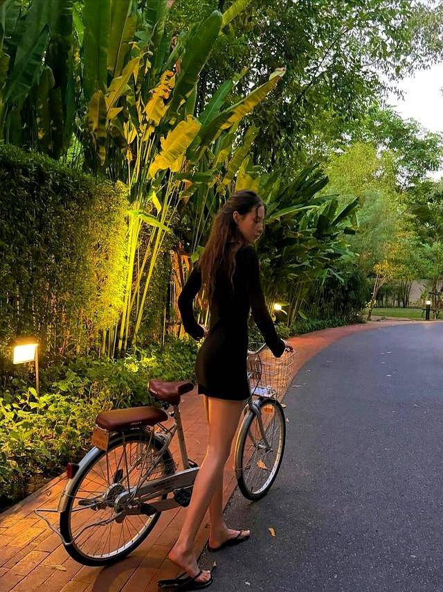 �Ȱ�����γ����ڹ���ȼ٣���Ӿװ���Ľ���