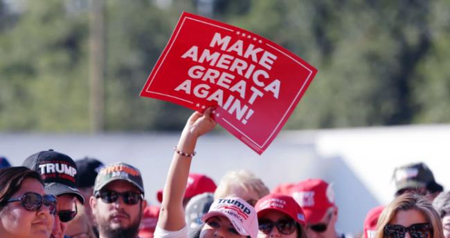 MAGA阵营内讧爆发 意见领袖集体公开反叛川普 MAGA阵营内讧爆发 意见领袖集体公开反叛川普