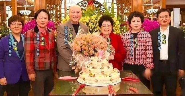 迟重瑞付出3大牺牲，姐姐弟弟目前都各自安稳