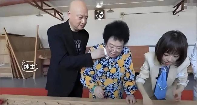 迟重瑞付出3大牺牲，姐姐弟弟目前都各自安稳