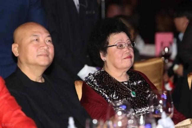 迟重瑞付出3大牺牲，姐姐弟弟目前都各自安稳