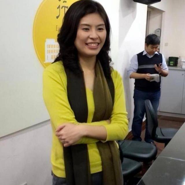 郑丽文的婚姻：女主外男主内，不生育孩子