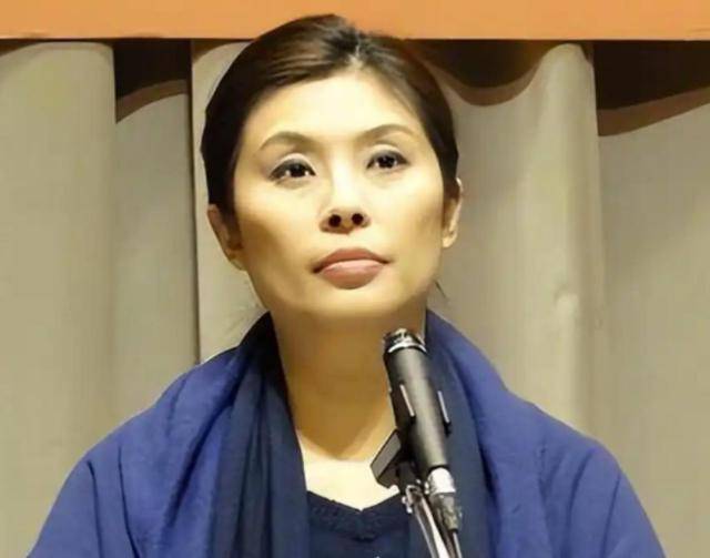 郑丽文的婚姻：女主外男主内，不生育孩子