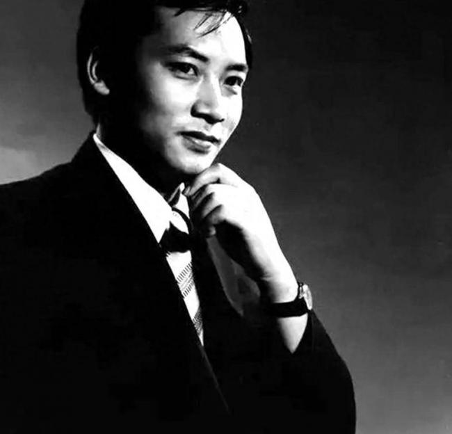 迟重瑞一组年轻时老照片：儒雅俊朗 一眼难忘