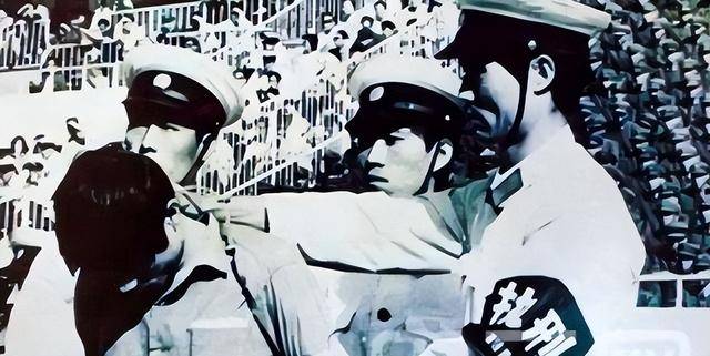 83�ϴ�5λ�߸��ӵܱ�ǹ�У����Ƕ���˭��