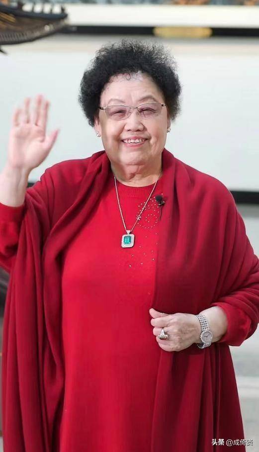 �������׶����ܲã���Ů�ƴ�Ȩ��Ů���ش�