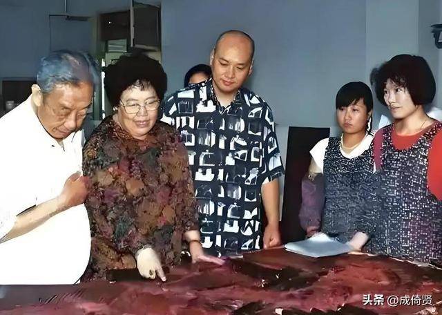 �������׶����ܲã���Ů�ƴ�Ȩ��Ů���ش�