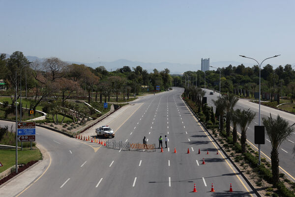 美伊谈判将登场 巴国首都万人维安 高度戒备