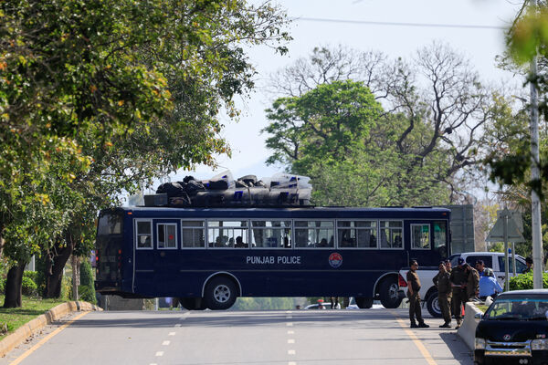 美伊谈判将登场 巴国首都万人维安 高度戒备