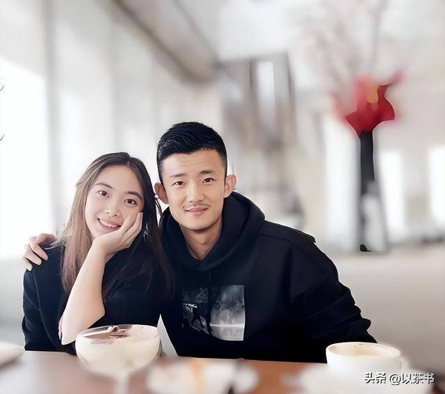 她是羽坛第一美女，如今财富自由是北体博士