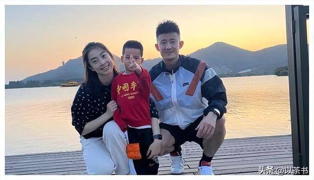 她是羽坛第一美女，如今财富自由是北体博士