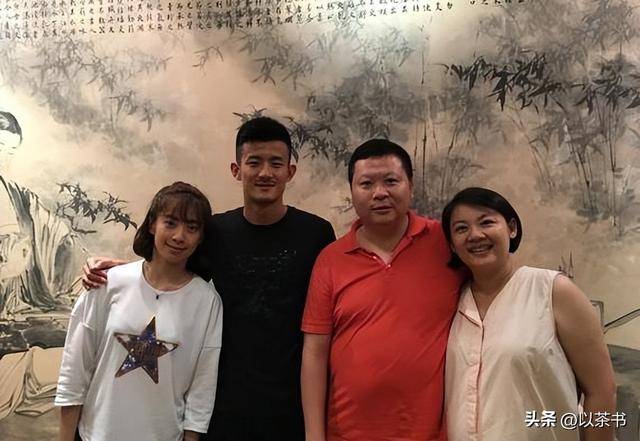 她是羽坛第一美女，如今财富自由是北体博士