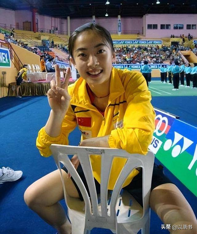 她是羽坛第一美女，如今财富自由是北体博士