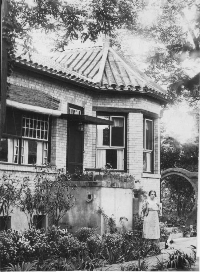 她控诉陈丽华多年,这位蓝眼睛北京人更该被铭记 她控诉陈丽华多年,这位蓝眼睛北京人更该被铭记