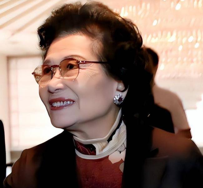 �����й�Ů�׸���2��Ů������3�����ӷ�Ŀ