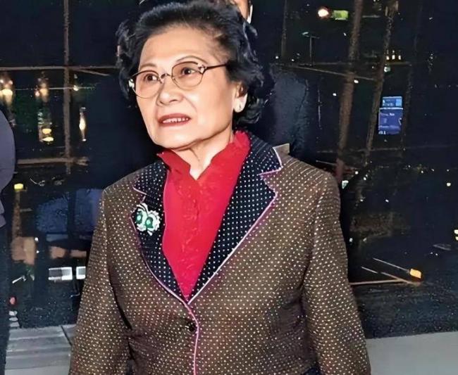 �����й�Ů�׸���2��Ů������3�����ӷ�Ŀ