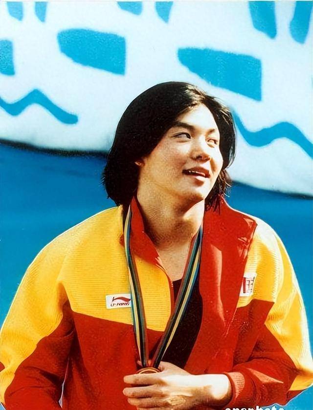 ��Ů����Ӣ��������������Ϻ��������۹���