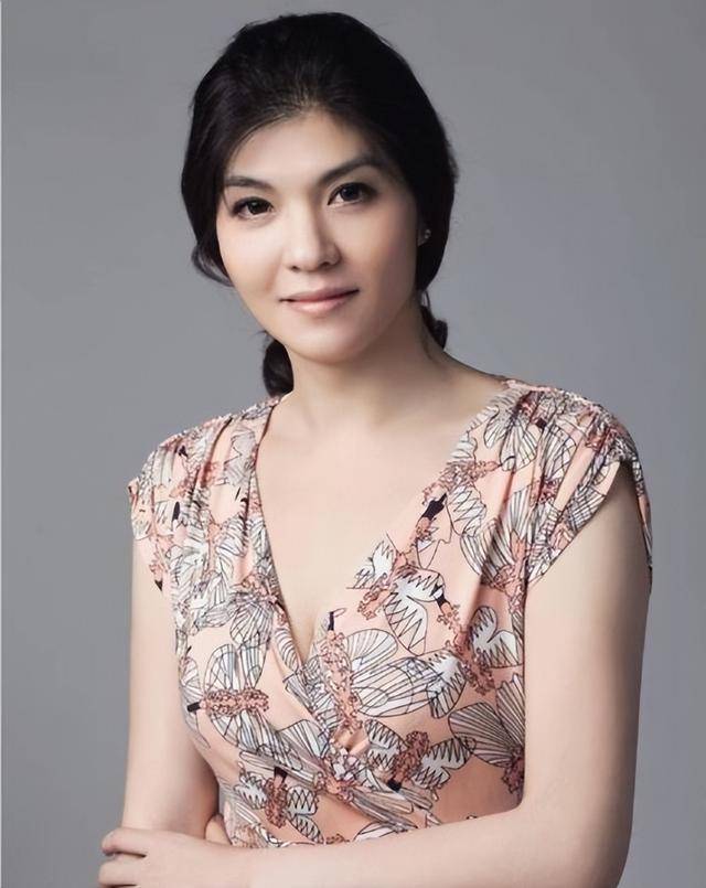 ��Ů����Ӣ��������������Ϻ��������۹���