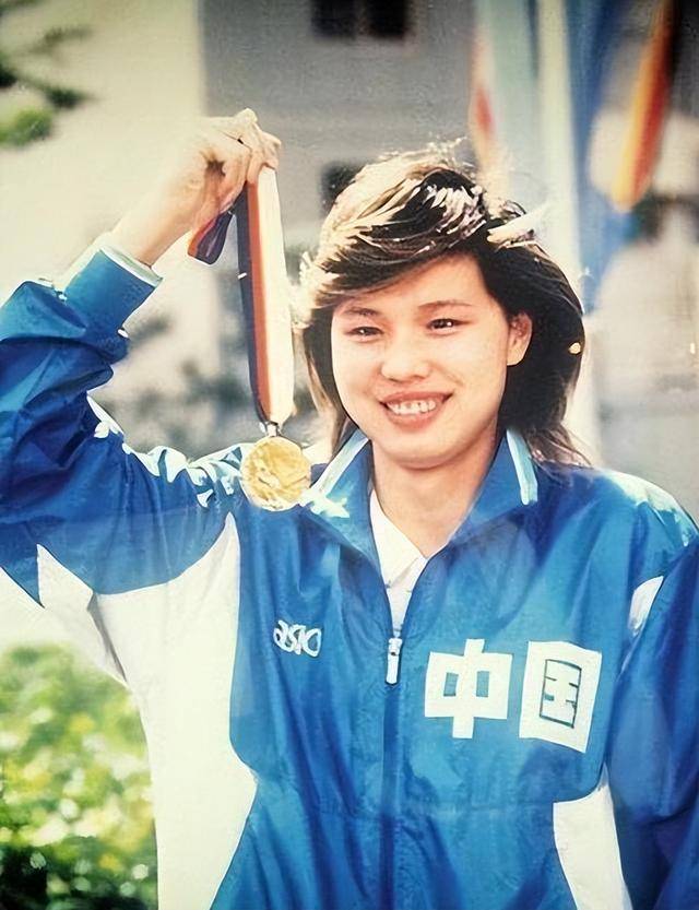 ��Ů����Ӣ��������������Ϻ��������۹���