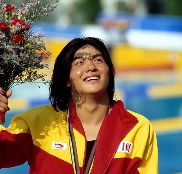 ��Ů����Ӣ��������������Ϻ��������۹���