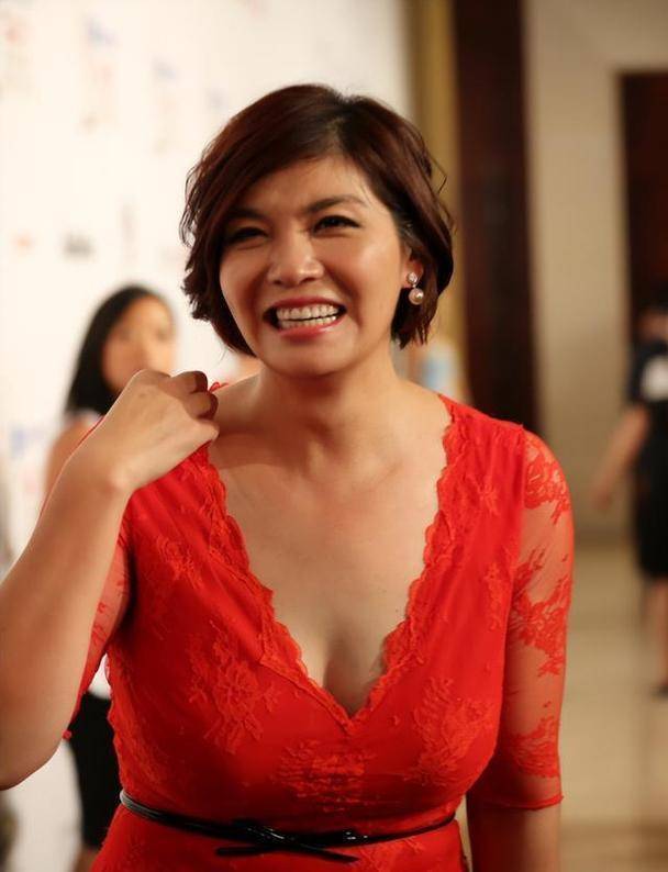 ��Ů����Ӣ��������������Ϻ��������۹���