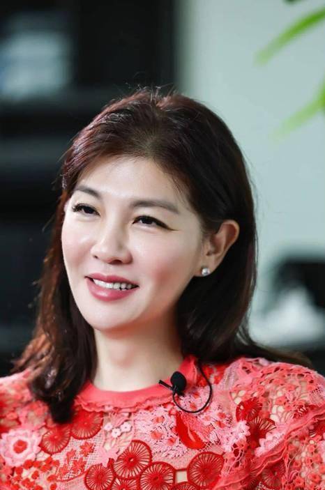 ��Ů����Ӣ��������������Ϻ��������۹���