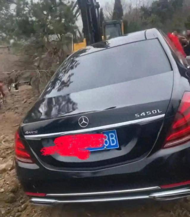 已挖出!辽8888百万奔驰陪葬涉多项违法 已挖出!辽8888百万奔驰陪葬涉多项违法