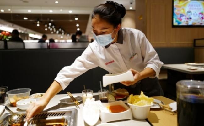 女员工控诉海底捞潜规则 全网关注 海底捞回应 女员工控诉海底捞潜规则 全网关注 海底捞回应