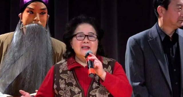 她带领30名演员留美不归,今年回国定居 她带领30名演员留美不归,今年回国定居