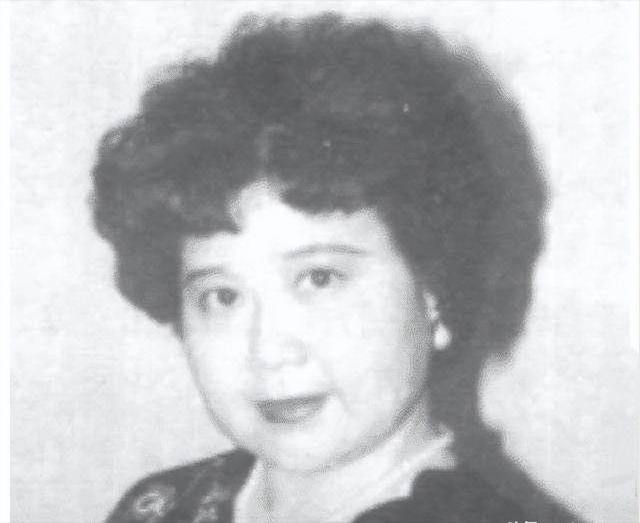 她带领30名演员留美不归,今年回国定居 她带领30名演员留美不归,今年回国定居