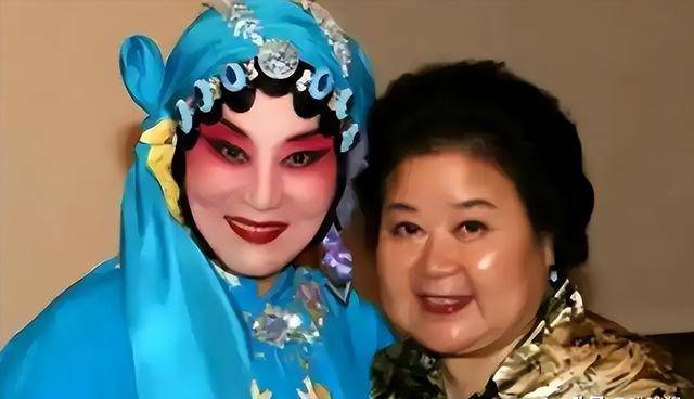 她带领30名演员留美不归,今年回国定居 她带领30名演员留美不归,今年回国定居