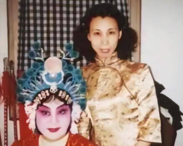 她带领30名演员留美不归,今年回国定居 她带领30名演员留美不归,今年回国定居