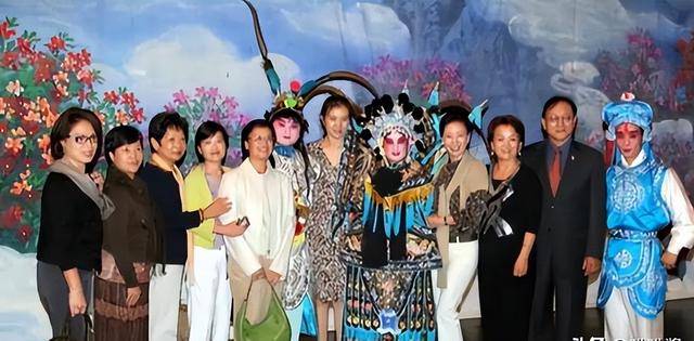 她带领30名演员留美不归,今年回国定居 她带领30名演员留美不归,今年回国定居