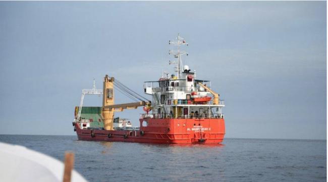 美军封锁生效！两艘中国货轮调头