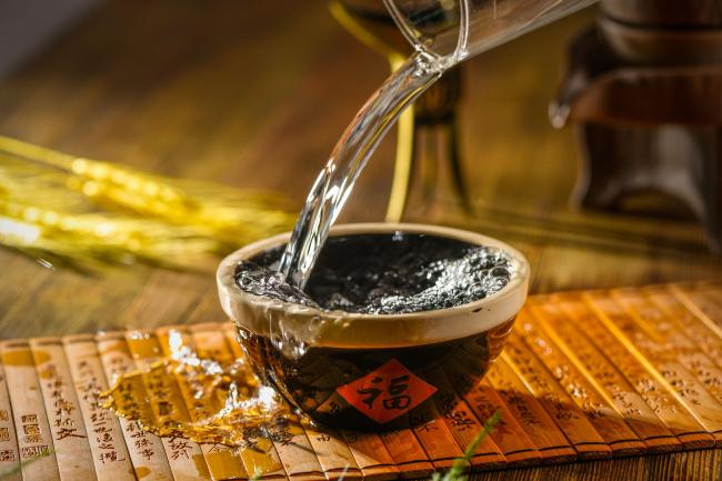 �Ȱ׾�Ϊʲôһ��Ҫ��ˮ?