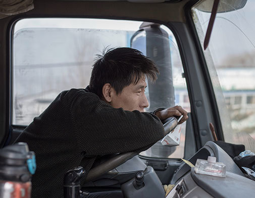 �¹��̨������Ҫ���˱��Ͼ�·��