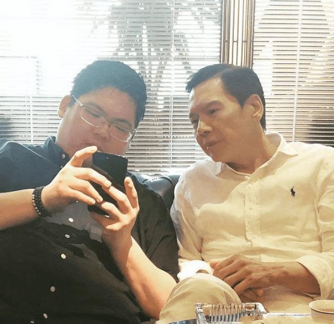 向太曝家中三个子女两个躺平,仅向佐努力打拼 向太曝家中三个子女两个躺平,仅向佐努力打拼