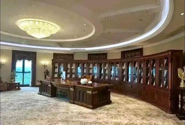 500平米,许家印奢华办公室早年影像流出 500平米,许家印奢华办公室早年影像流出