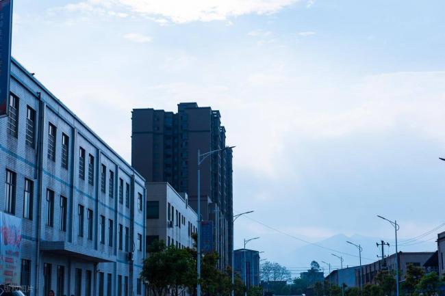 普通人回县城，必输