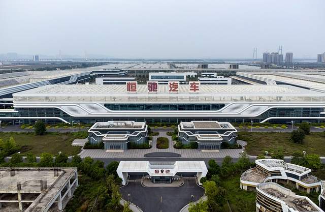 许家印的审美，令人无法忍受