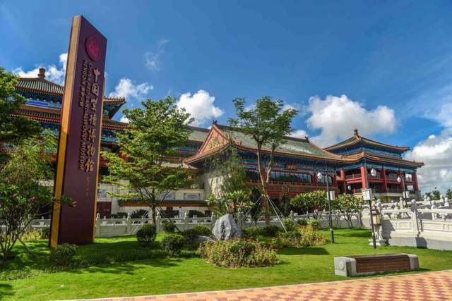 陈丽华巨资打造的紫檀博物馆，长什么样