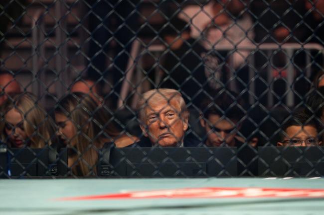 这12个小时：重重压力之下的川普