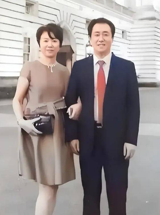 公开认罪后，人民日报对许家印称呼变了