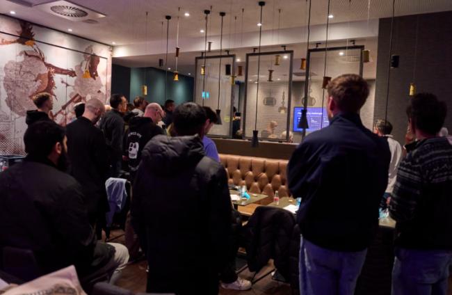 说不出口的兼职：标记婴儿器官、转录色情片....