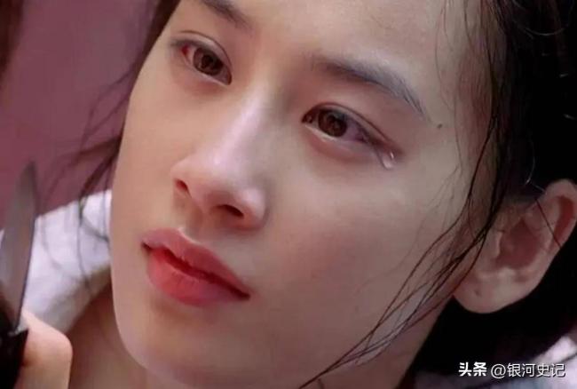 杨子带23岁新女友见91岁母亲，铜钱盆抢镜