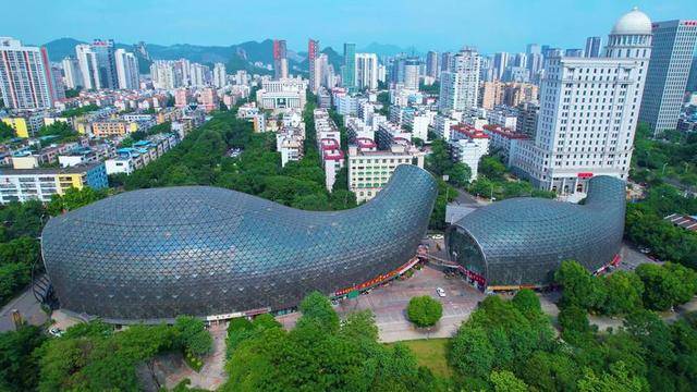 �й�ʮ�����⽨��������ǽһ�챻�𣬴�ҹ���ϰ�