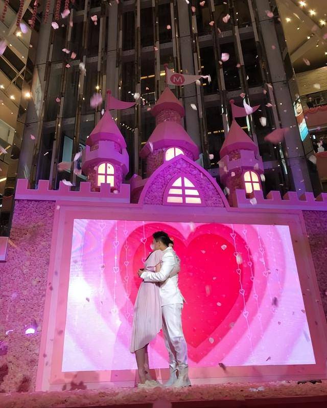 �й�ʮ�����⽨��������ǽһ�챻�𣬴�ҹ���ϰ�