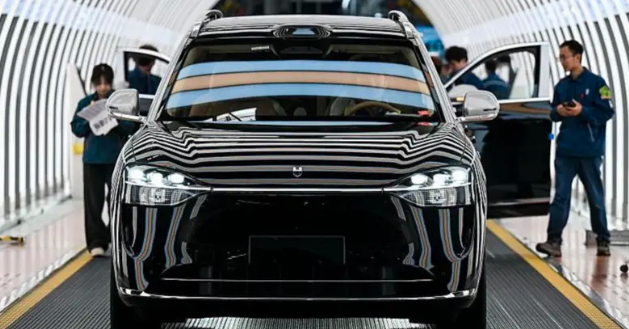 车内配备“厕所” 中国电动车卷上天了